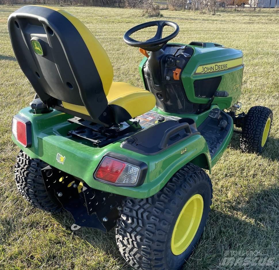 John Deere X738 Compacttrekkers