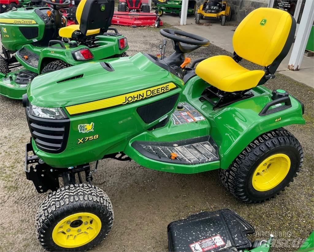 John Deere X758 Compacttrekkers
