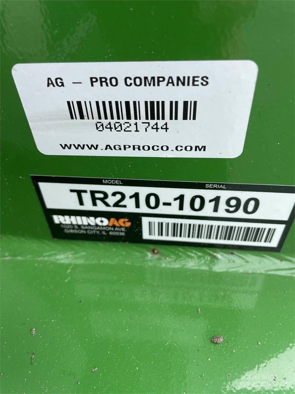 Rhino TR210 Balenhakselaars, -snijders en -afwikkelaars