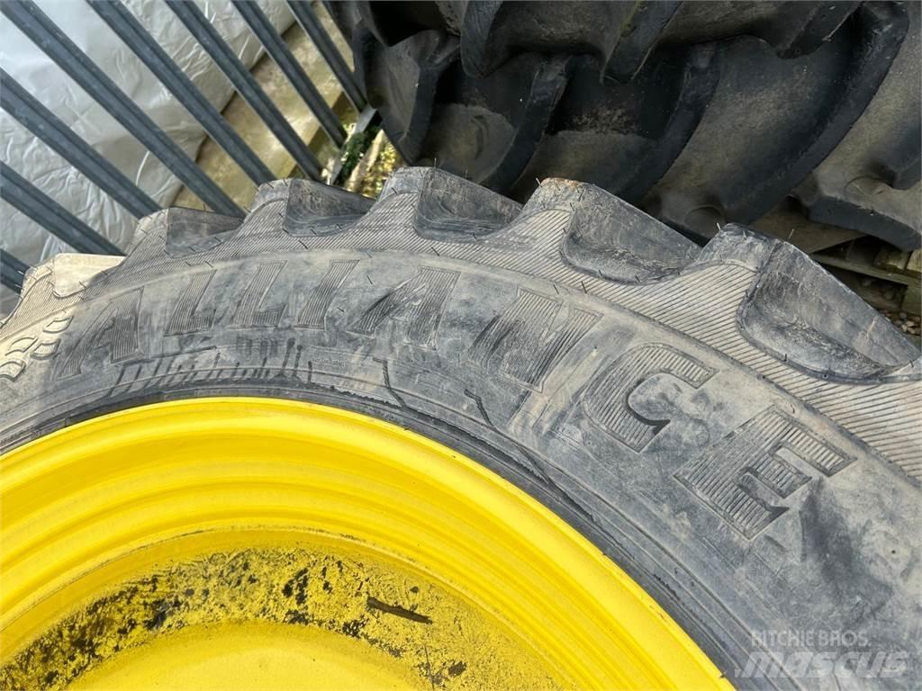 Row Crop Tyres Banden, wielen en velgen
