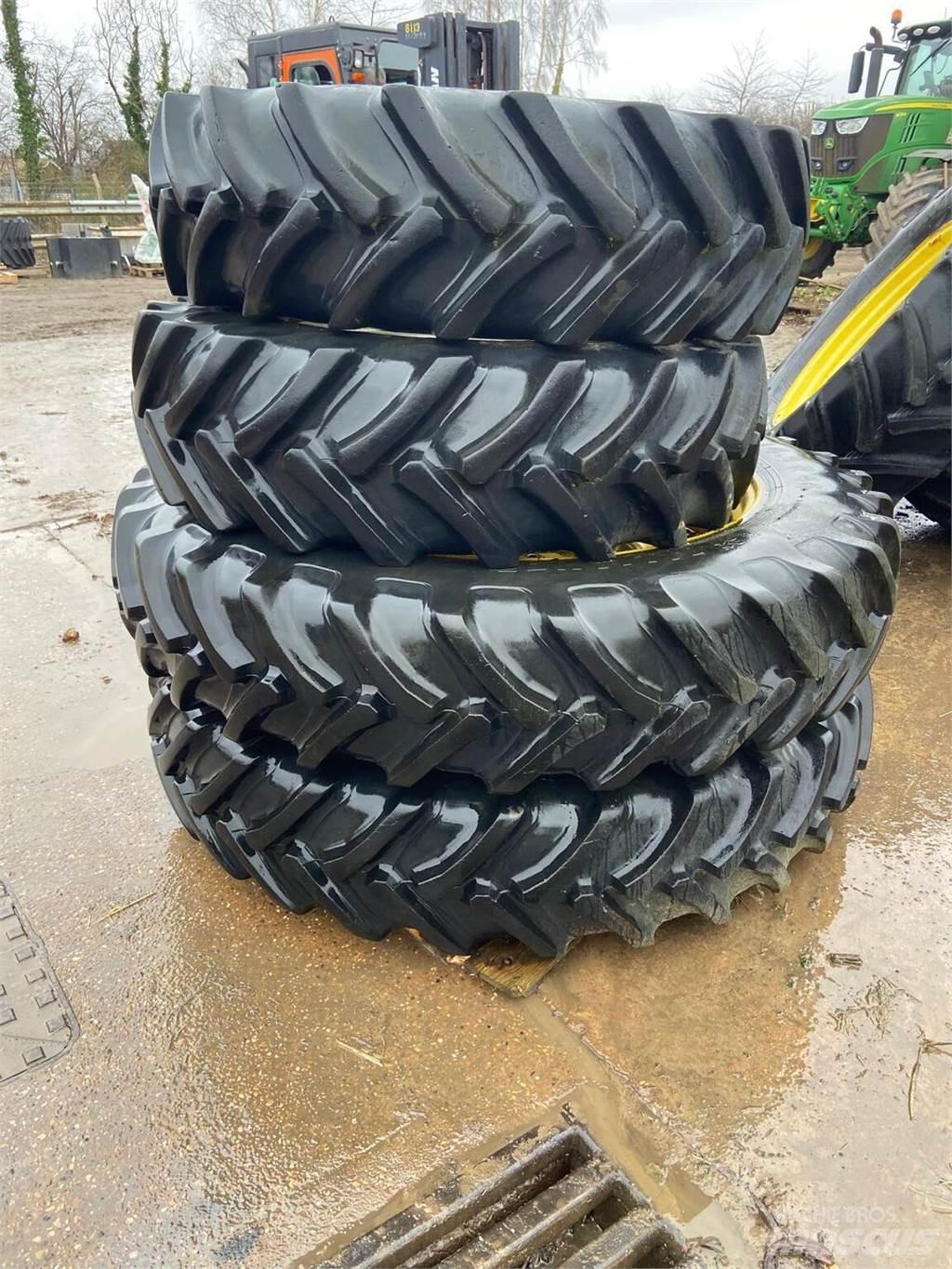  Row Crop Wheels Banden, wielen en velgen