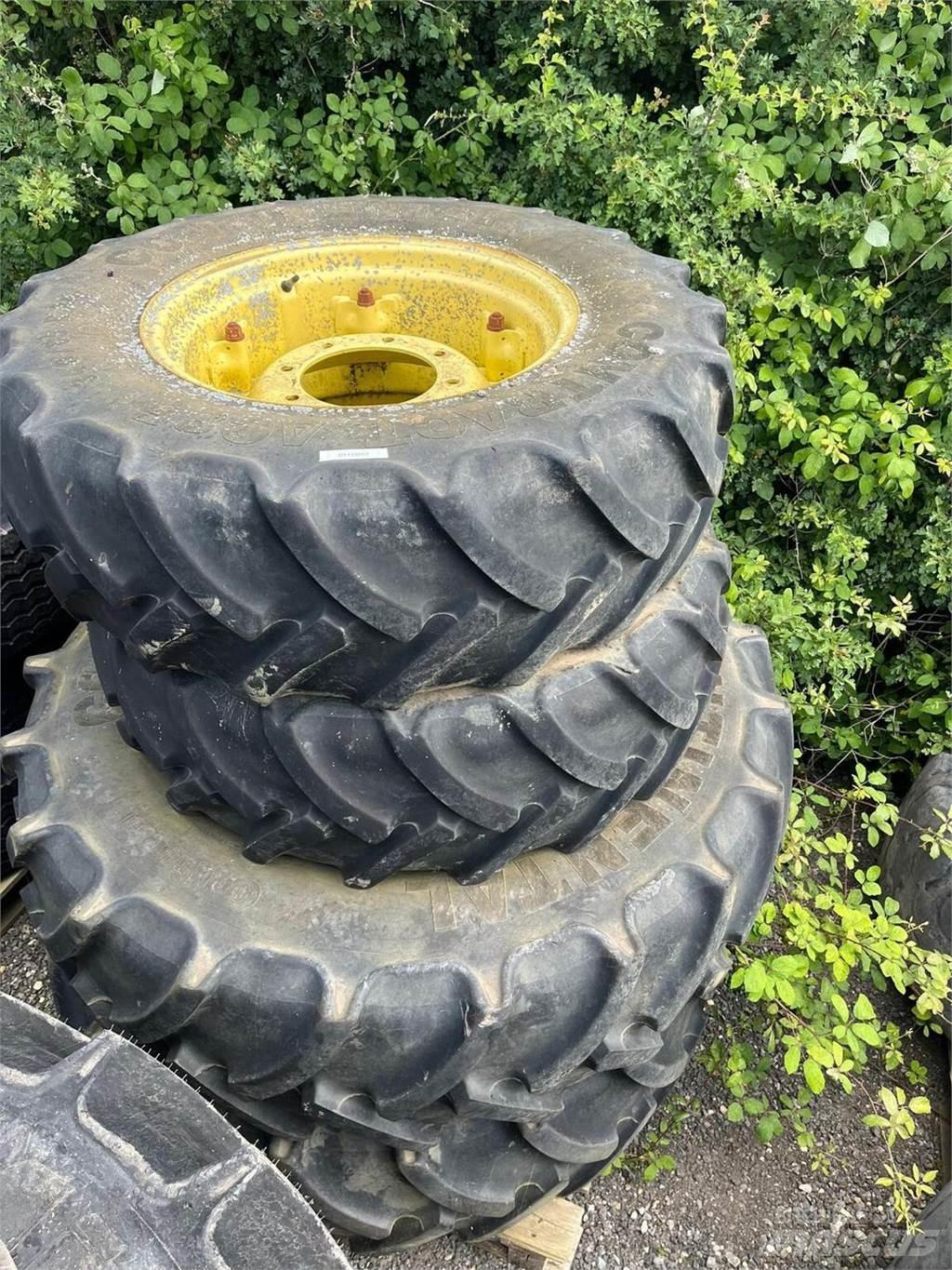  Row Crop Wheels Banden, wielen en velgen
