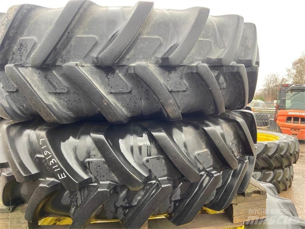  Row Crop Wheels Banden, wielen en velgen