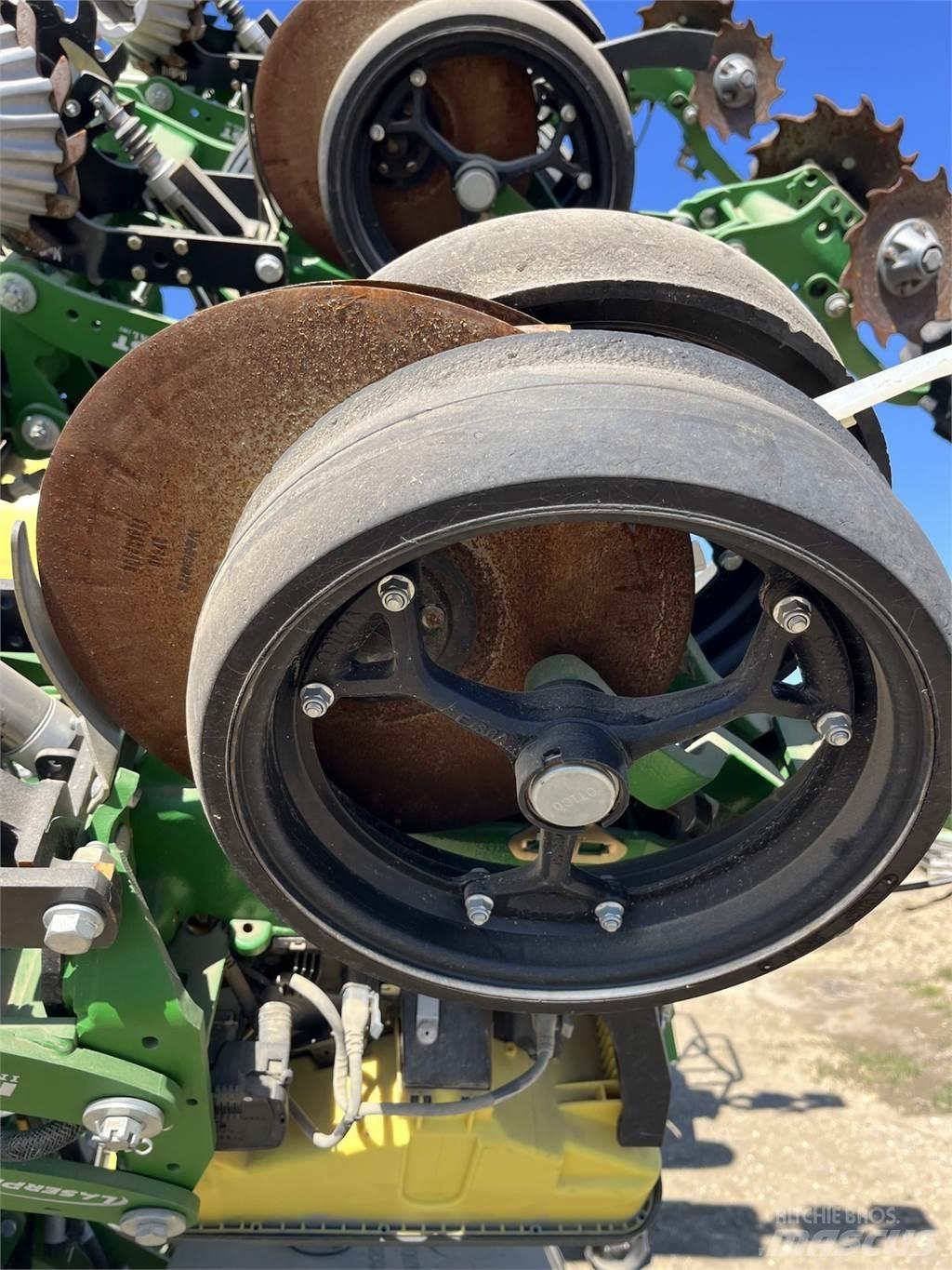 TCM 12R38 Plantmachines
