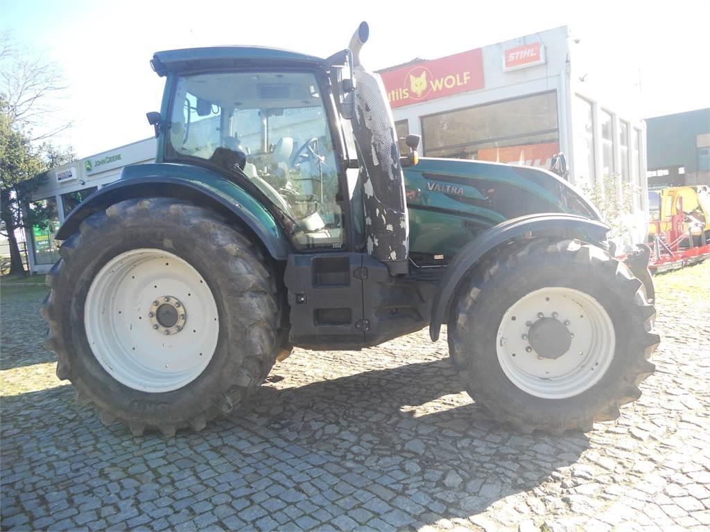 Valtra T174 Tractoren