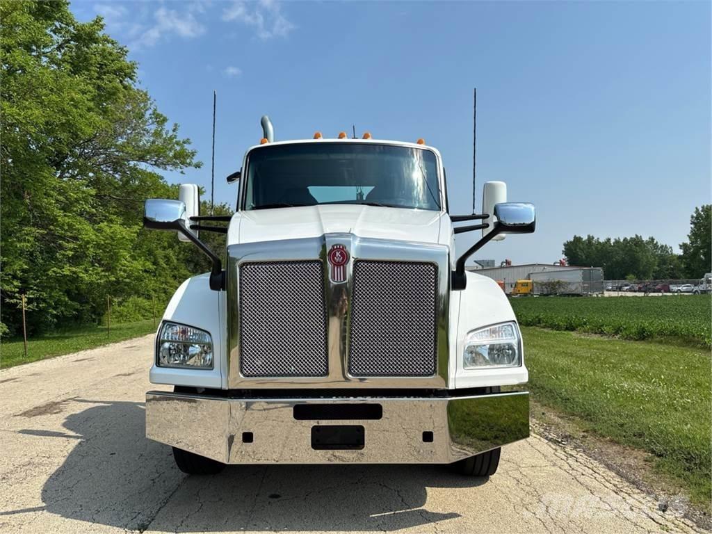 Kenworth T880 Trekkers