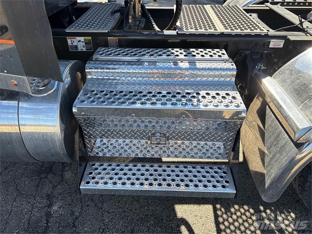 Kenworth W900 Trekkers