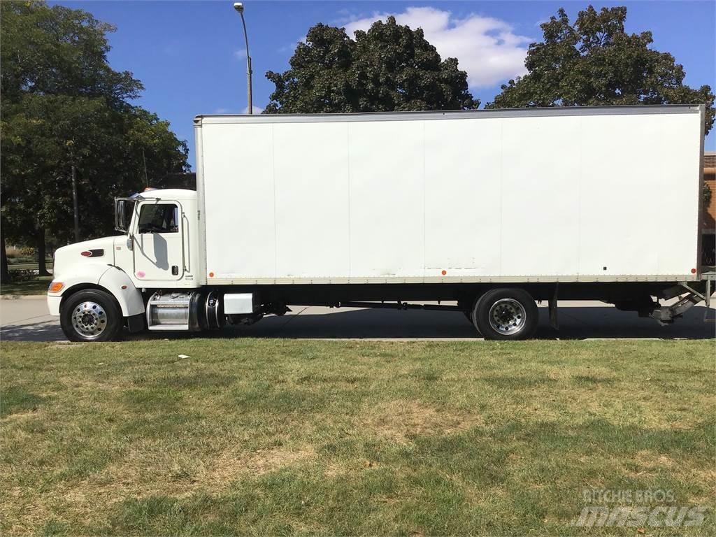 Peterbilt 337 Bakwagens met gesloten opbouw