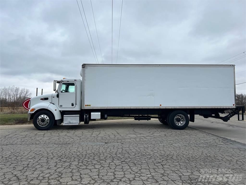 Peterbilt 337 Bakwagens met gesloten opbouw