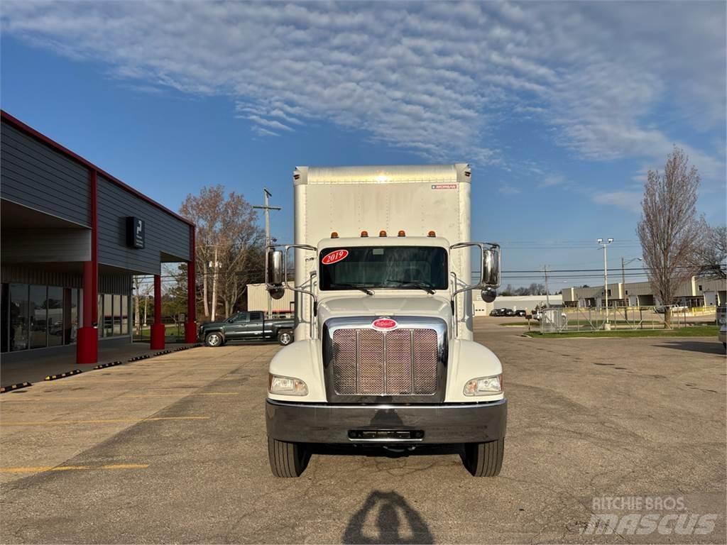 Peterbilt 337 Bakwagens met gesloten opbouw