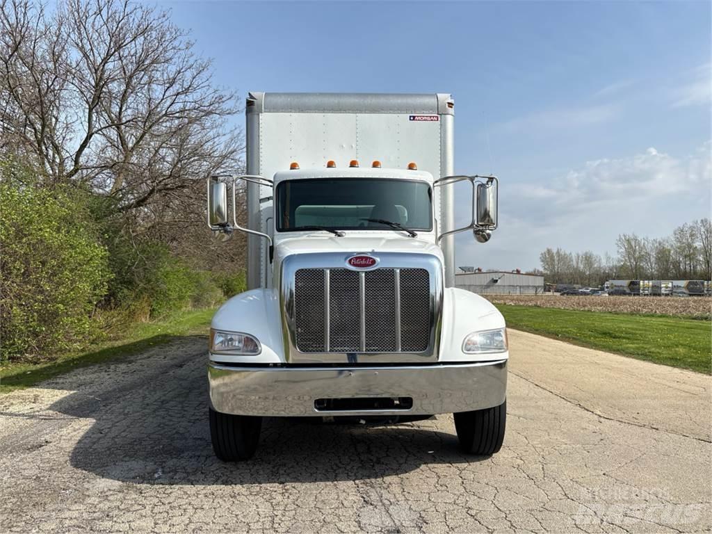 Peterbilt 337 Bakwagens met gesloten opbouw