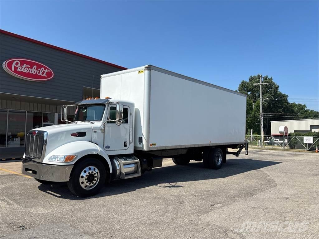 Peterbilt 337 Bakwagens met gesloten opbouw