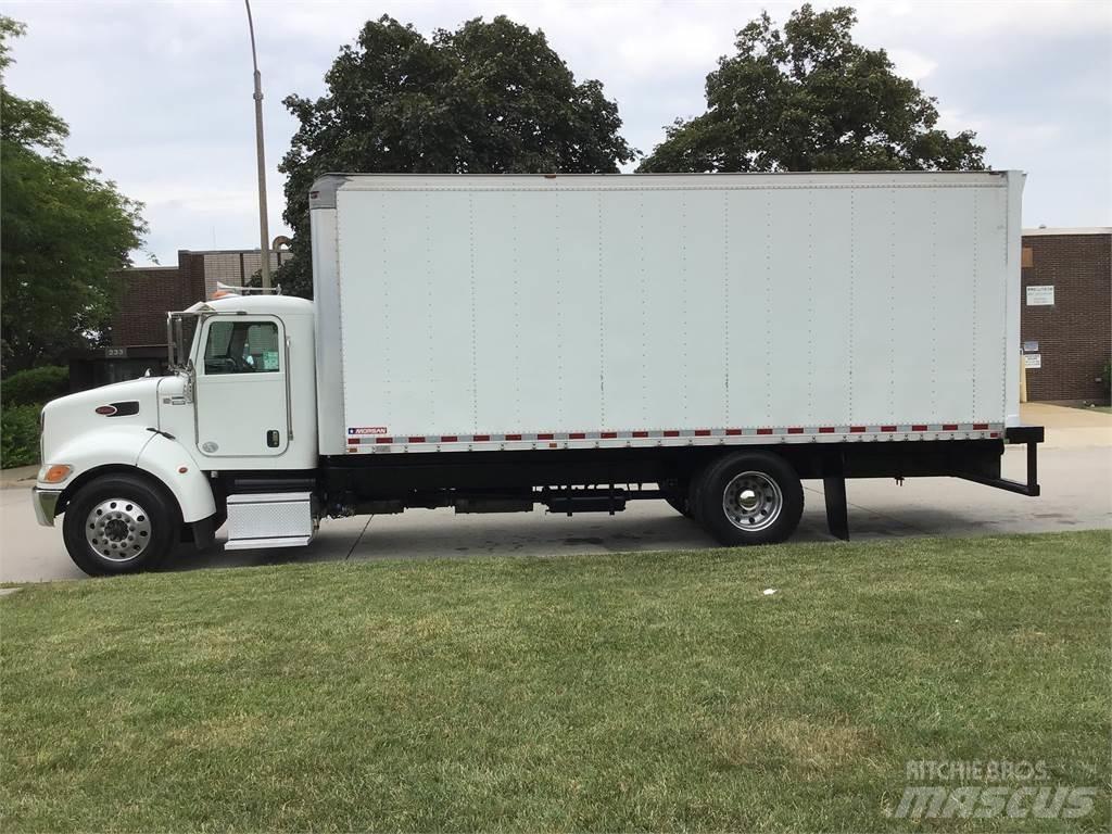 Peterbilt 337 Chassis met cabine