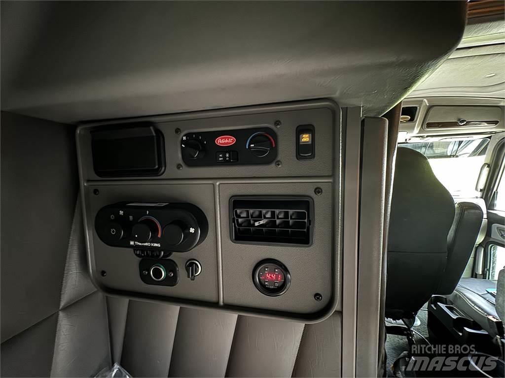 Peterbilt 389 Trekkers