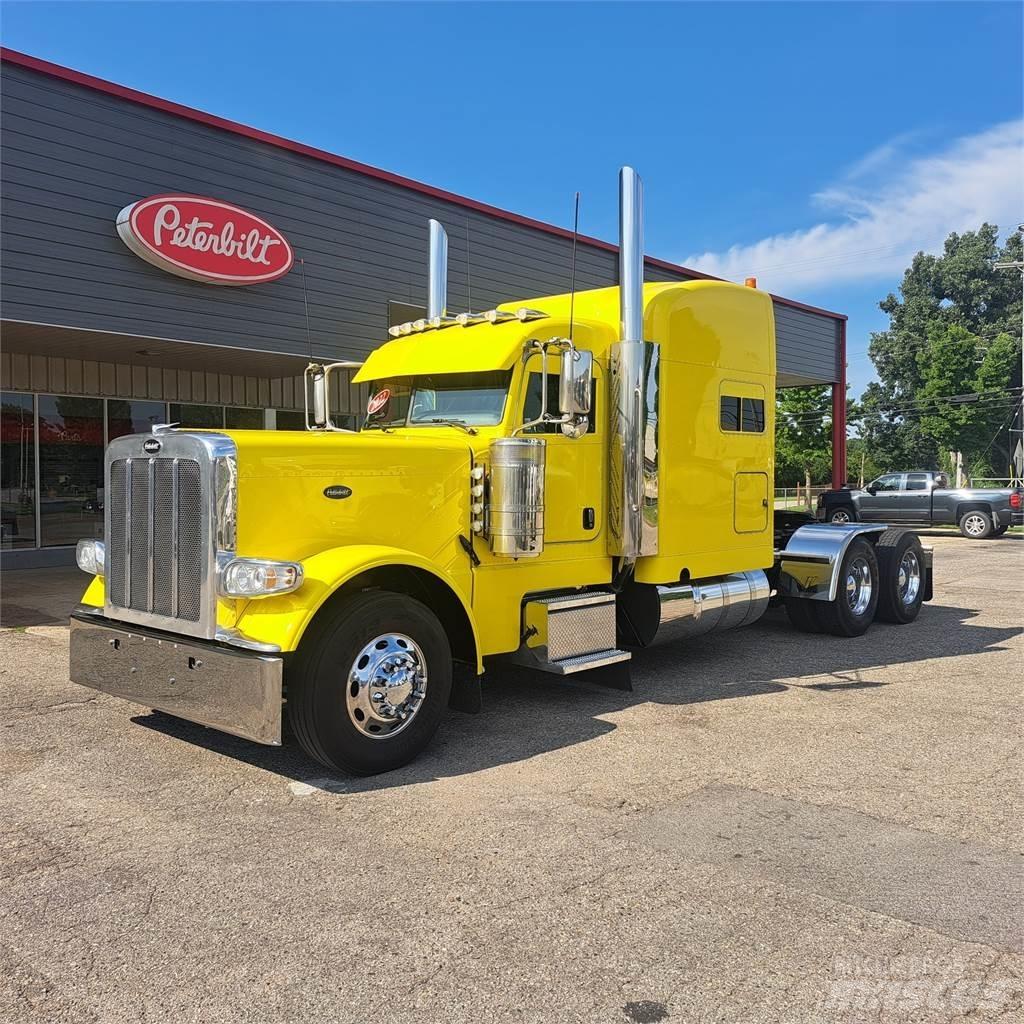 Peterbilt 389 Trekkers