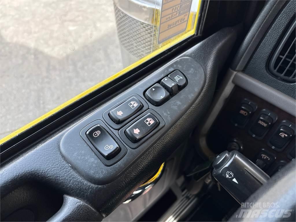 Peterbilt 389 Trekkers