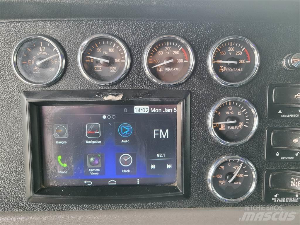 Peterbilt 389 Trekkers