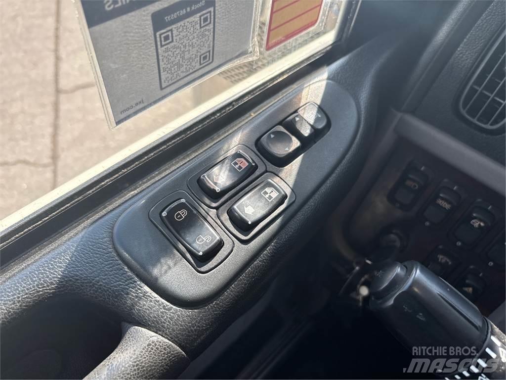 Peterbilt 389 Trekkers