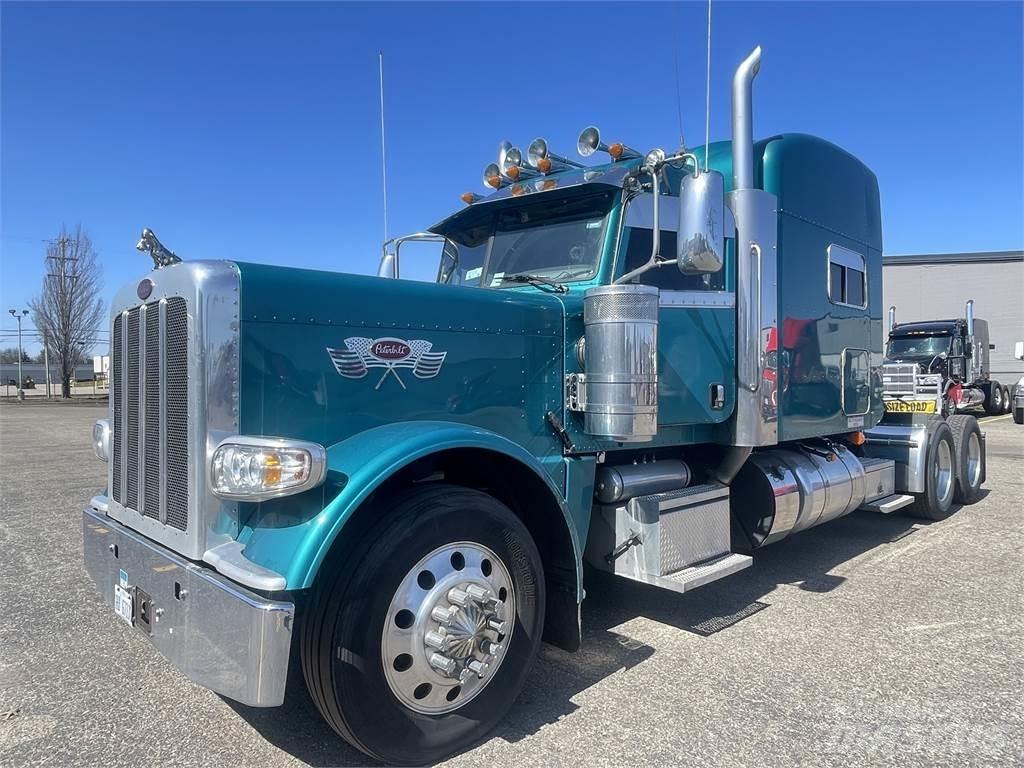 Peterbilt 389 Trekkers