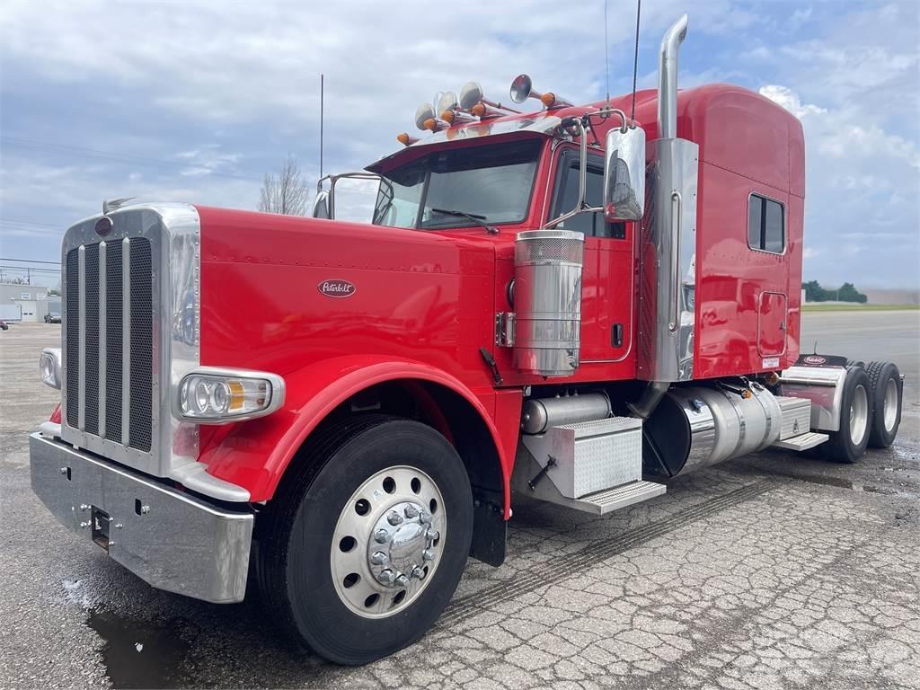 Peterbilt 389 Trekkers