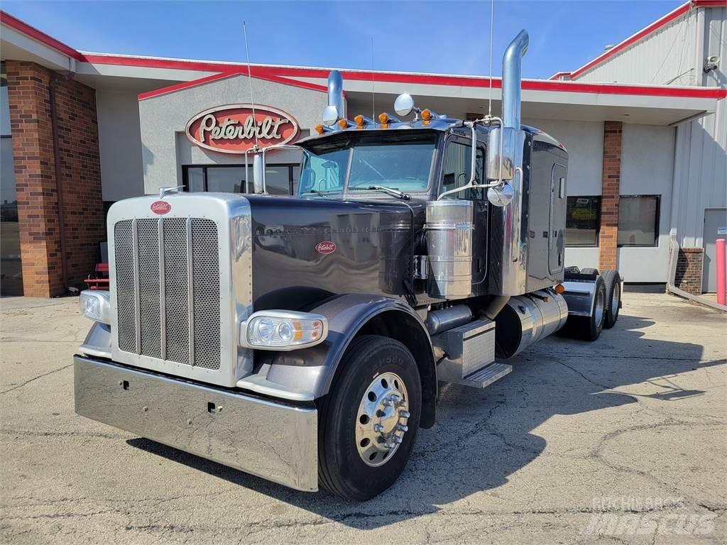 Peterbilt 389 Trekkers