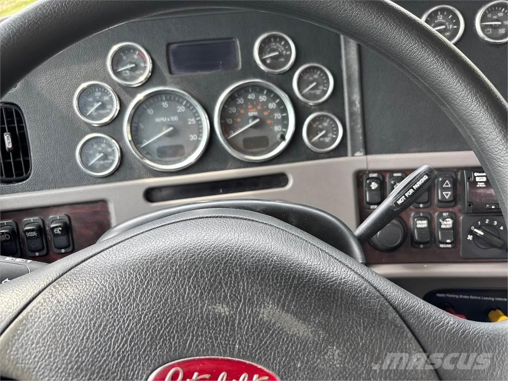 Peterbilt 389 Trekkers