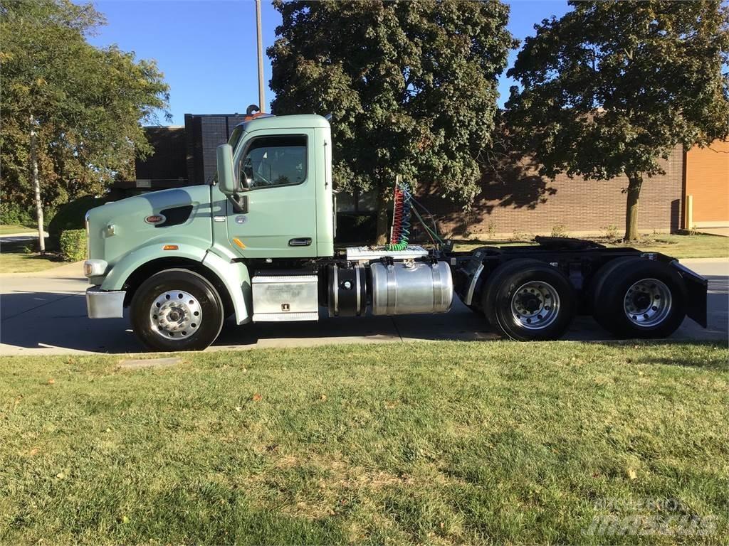 Peterbilt 567 Trekkers