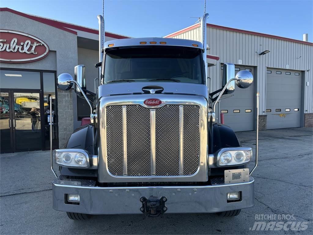 Peterbilt 567 Trekkers