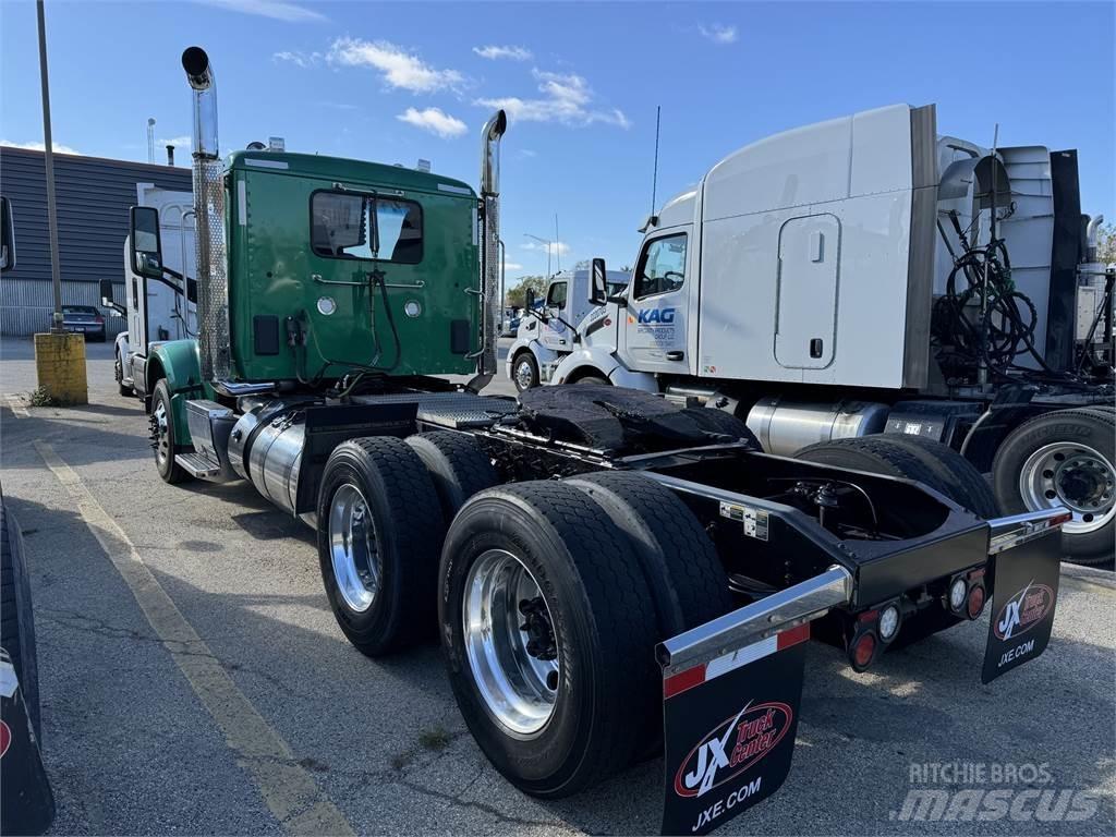 Peterbilt 567 Trekkers