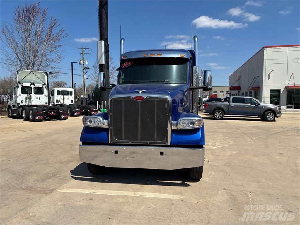 Peterbilt 567 Trekkers
