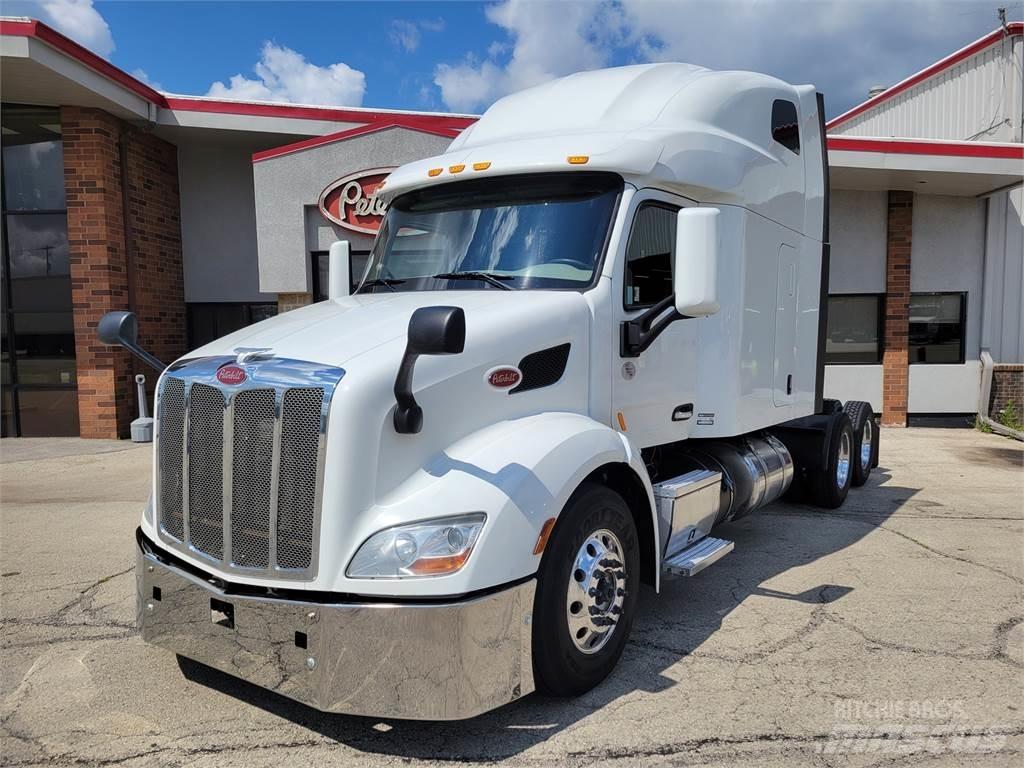 Peterbilt 579 Trekkers