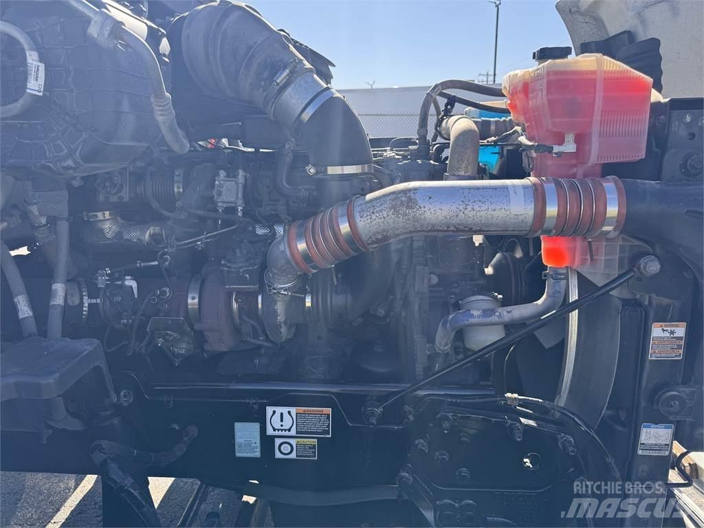 Peterbilt 579 Trekkers