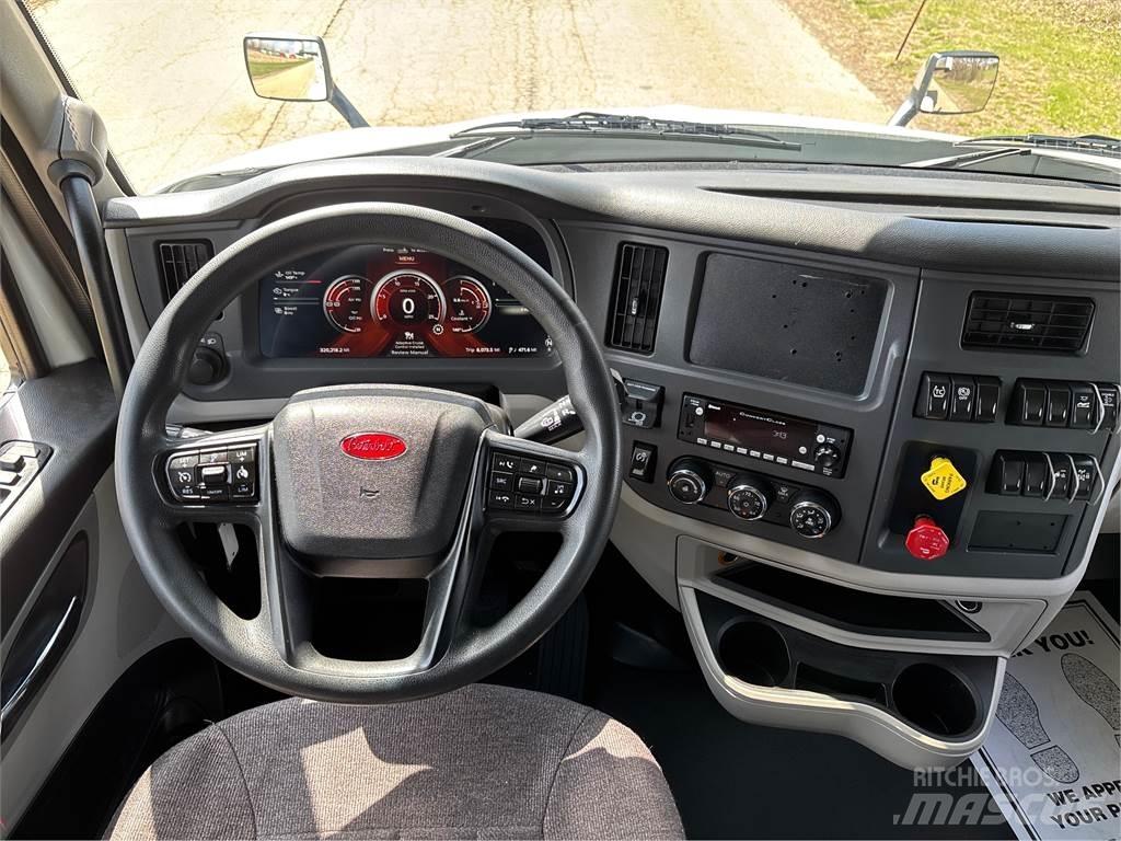 Peterbilt 579 Trekkers
