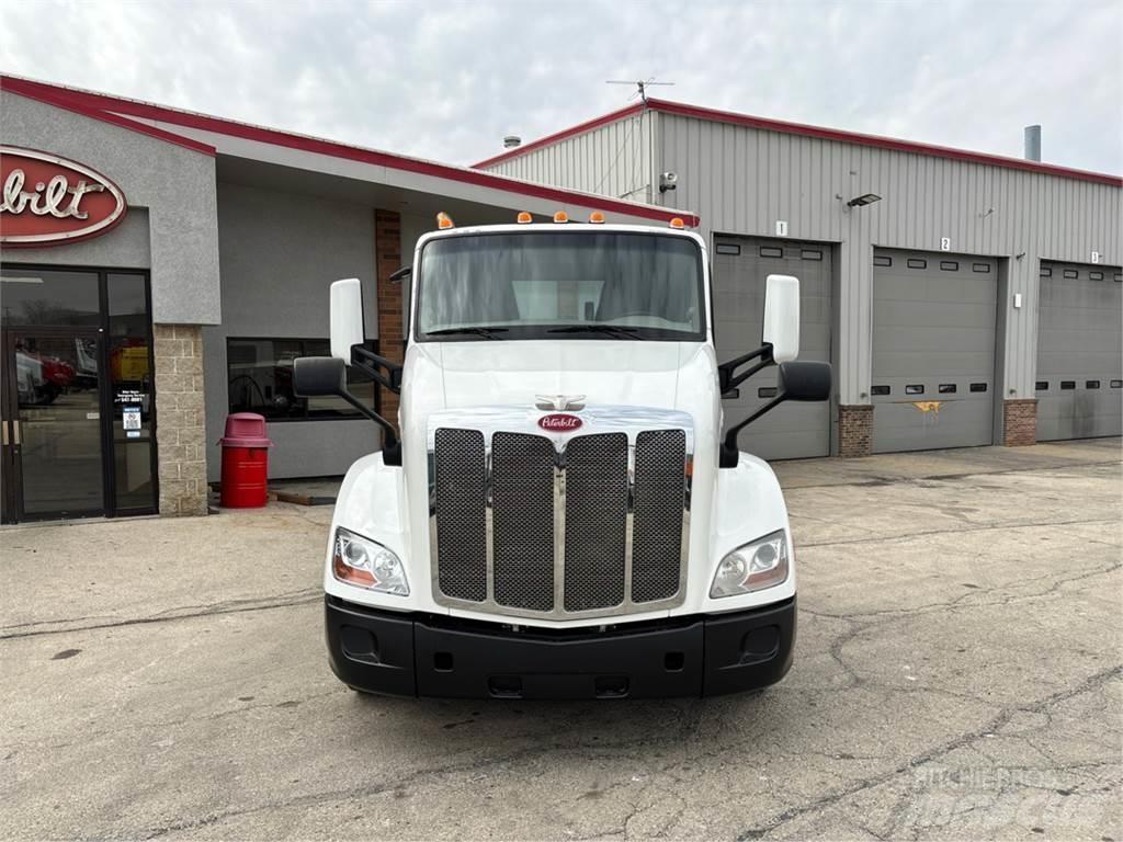 Peterbilt 579 Trekkers