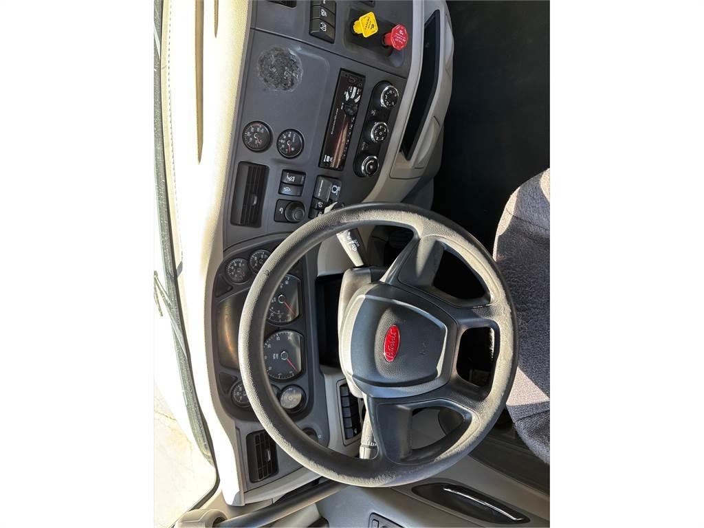 Peterbilt 579 Trekkers
