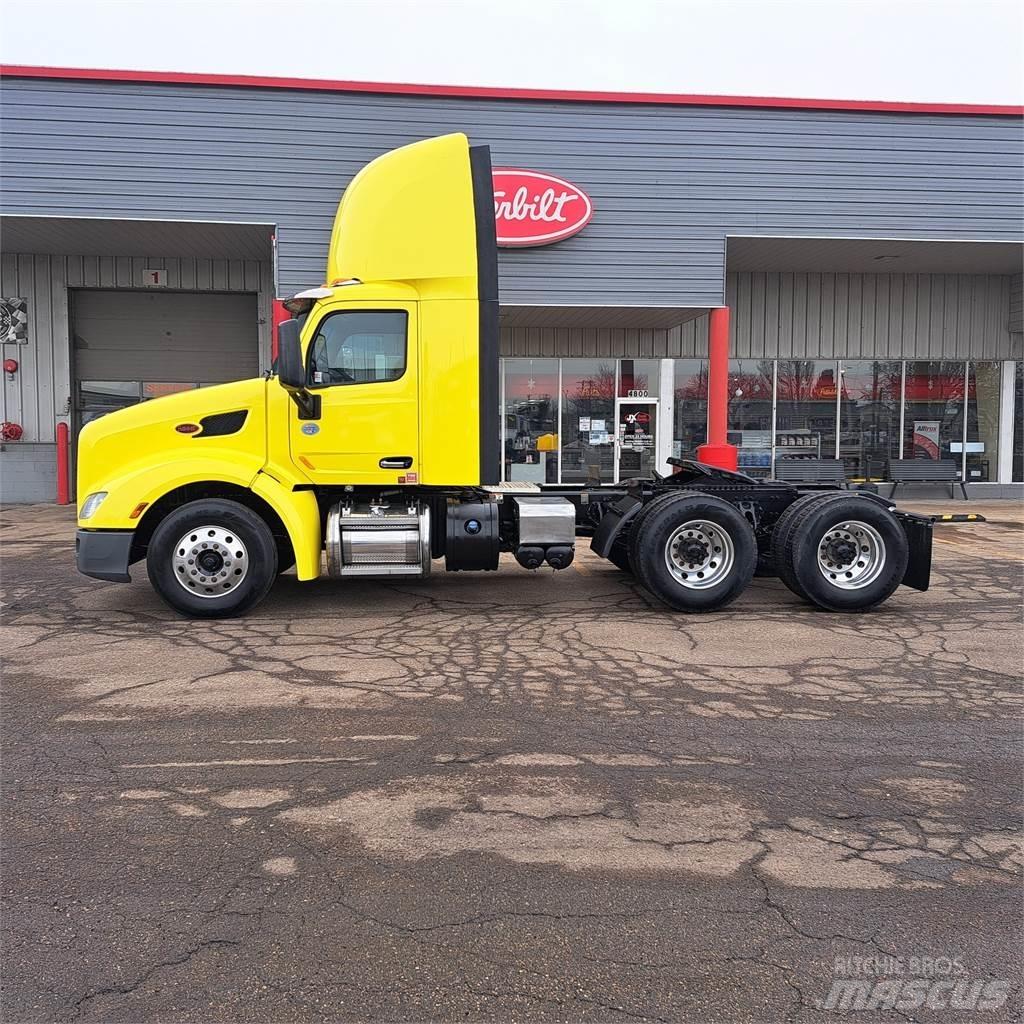 Peterbilt 579 Trekkers