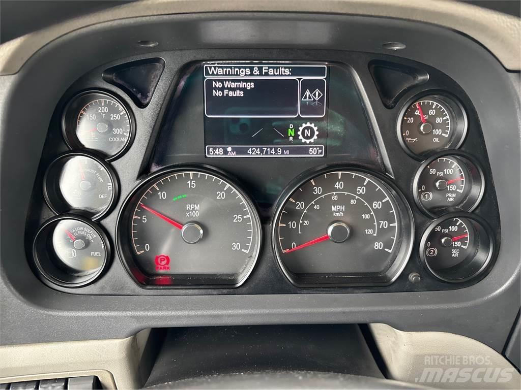 Peterbilt 579 Trekkers