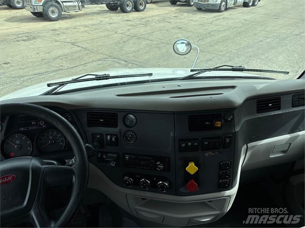 Peterbilt 579 Trekkers