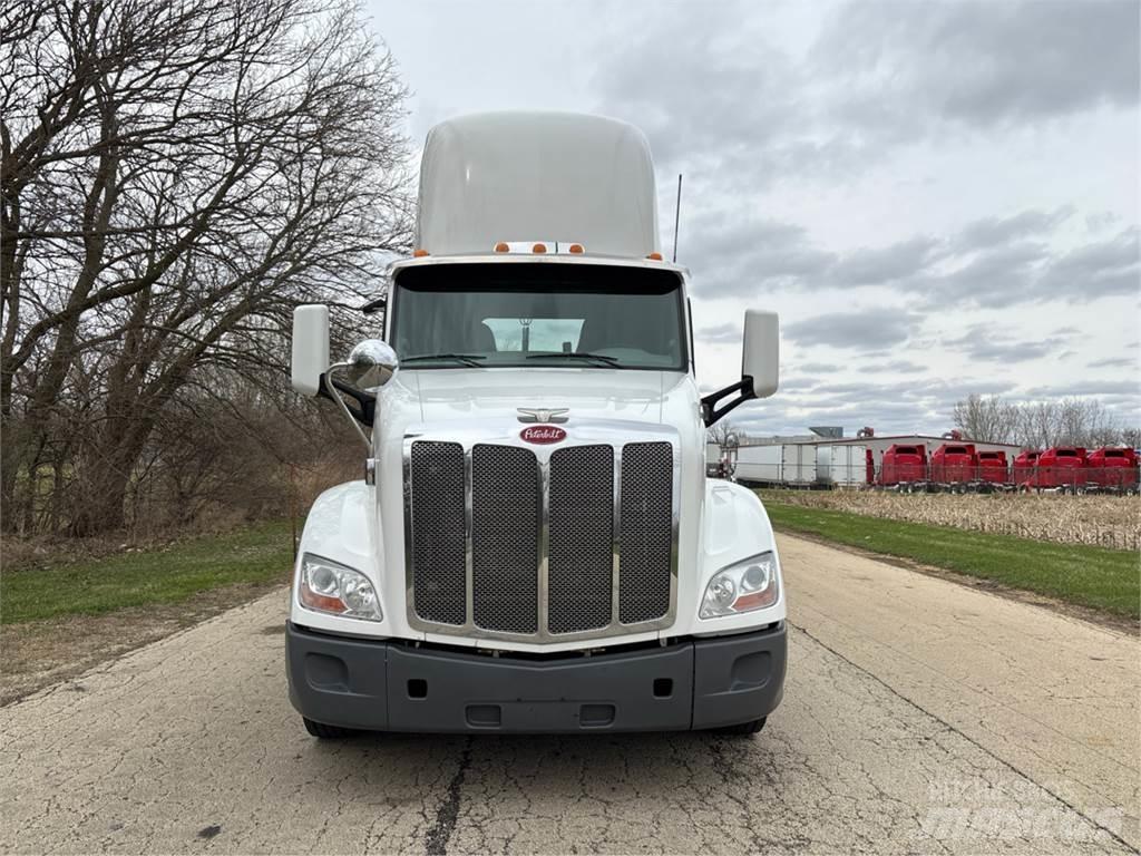 Peterbilt 579 Trekkers