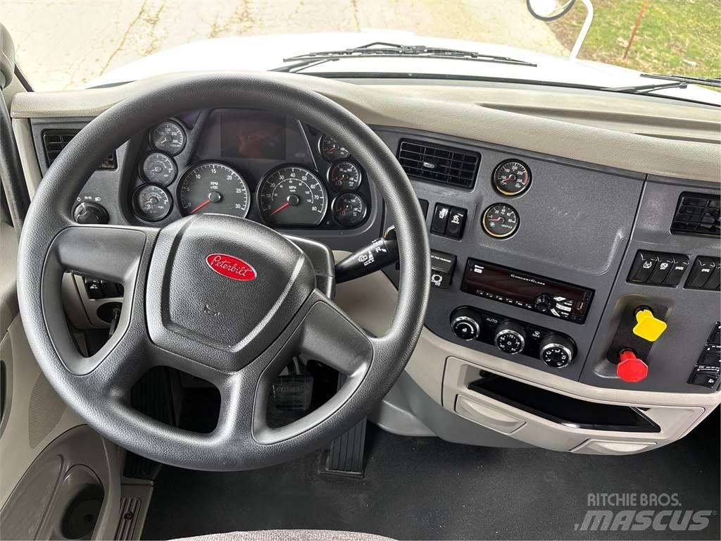 Peterbilt 579 Trekkers
