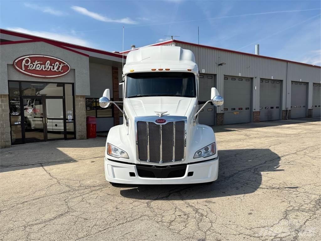 Peterbilt 579 Trekkers