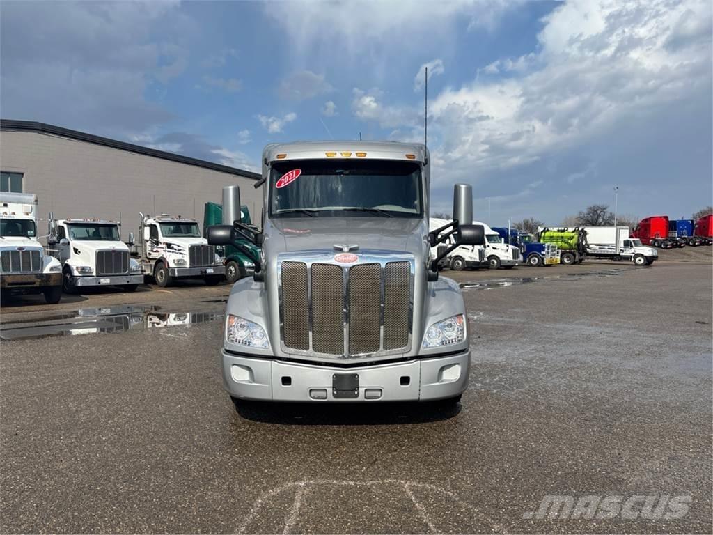 Peterbilt 579 Trekkers