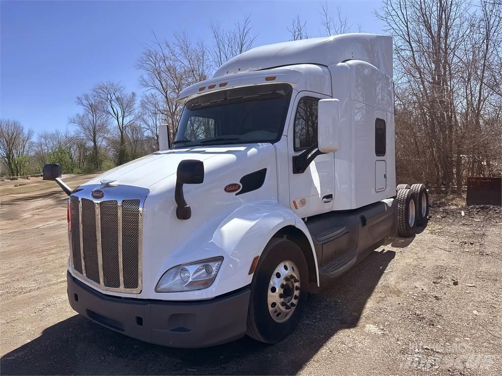Peterbilt 579 Trekkers
