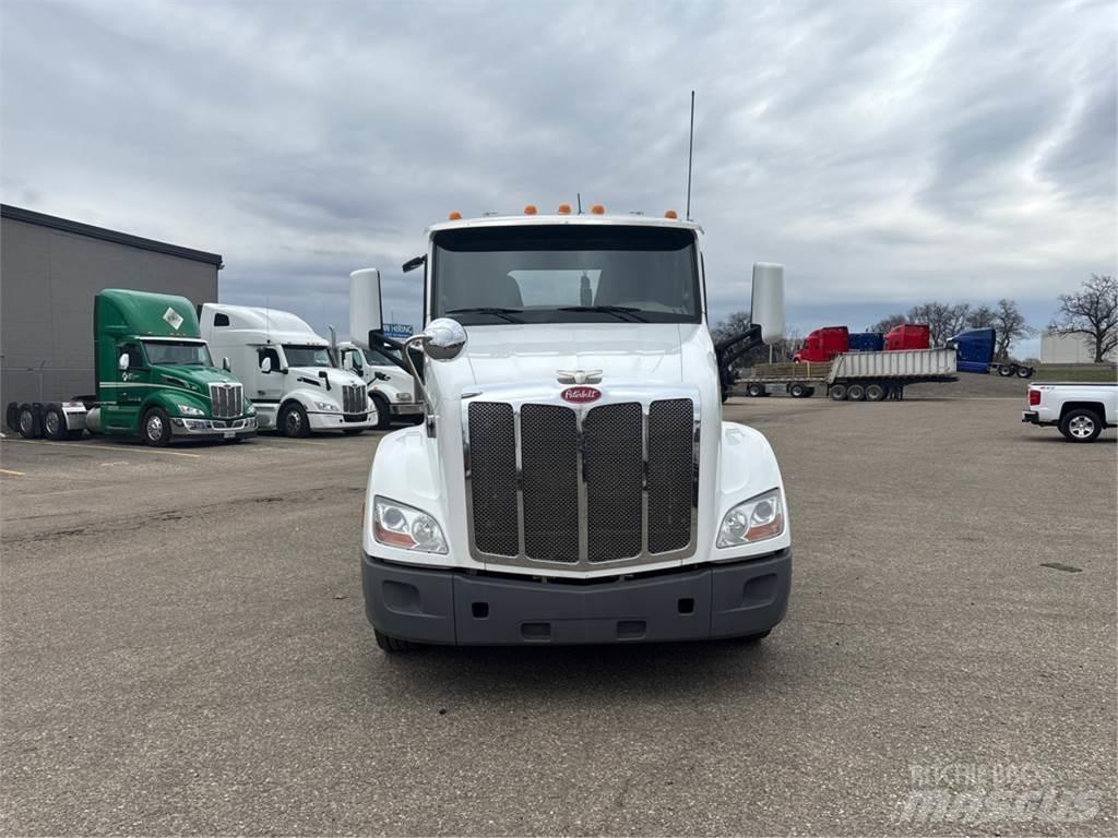 Peterbilt 579 Trekkers