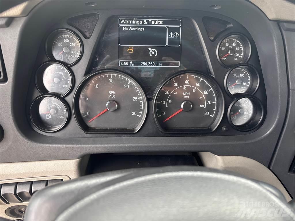 Peterbilt 579 Trekkers