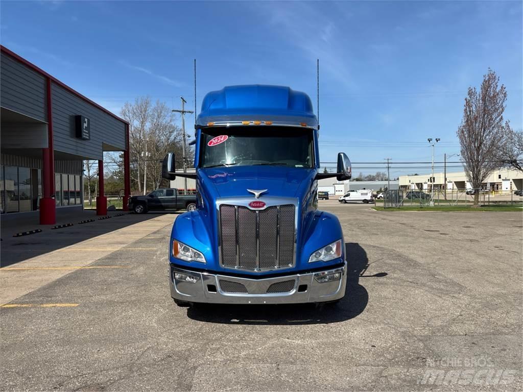 Peterbilt 579 Trekkers