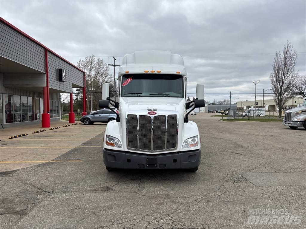 Peterbilt 579 Trekkers