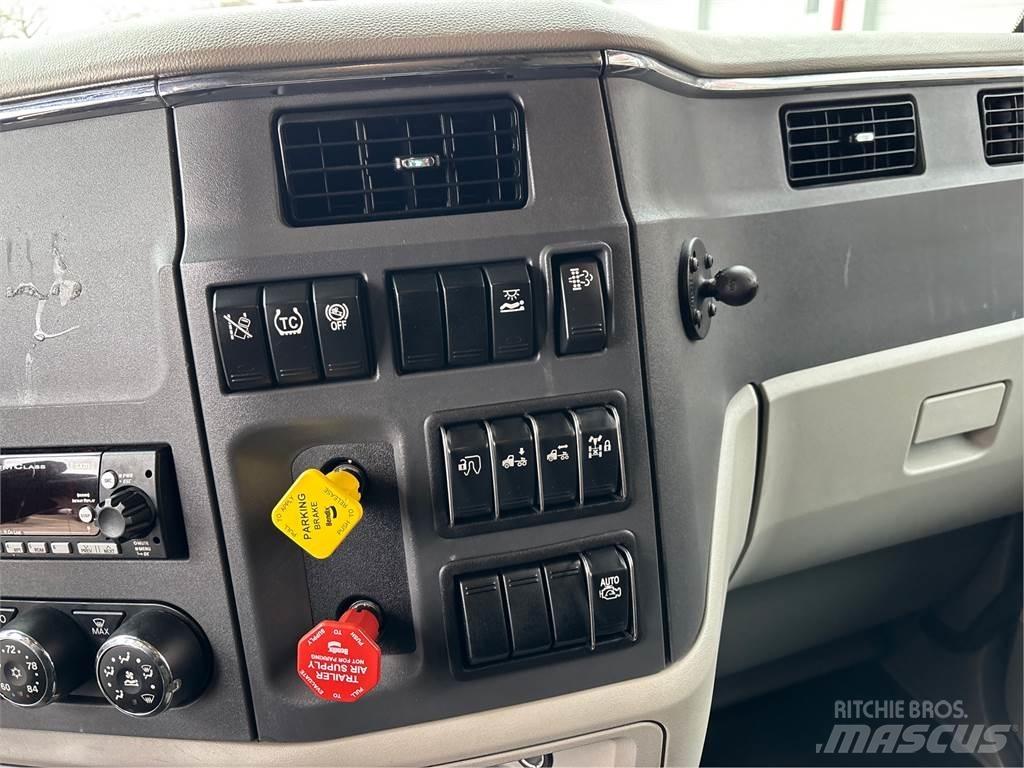 Peterbilt 579 Trekkers