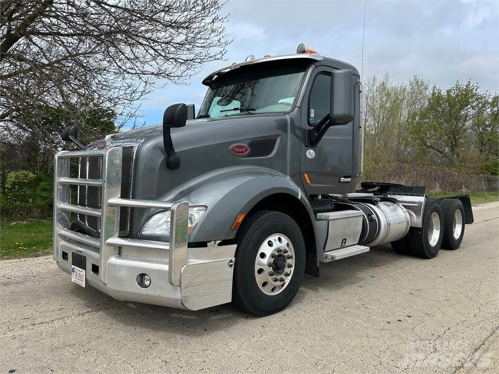 Peterbilt 579 Trekkers