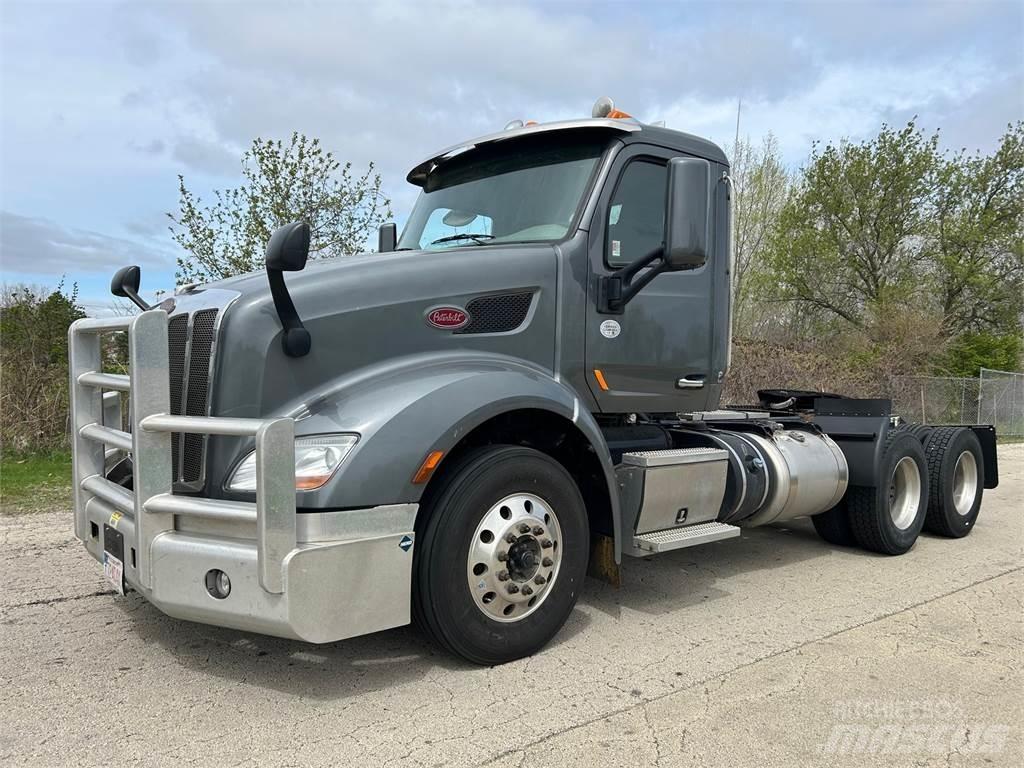 Peterbilt 579 Trekkers
